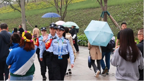 女警魏奇艺：让平安之花绽放在世园盛会